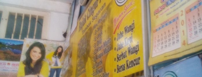 Rujak Cingur & Lotek Prabu is one of All-time favorites in Indonesia.