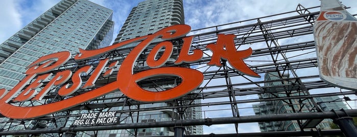 Pepsi Cola Sign is one of The 15 Best Monuments in New York City.