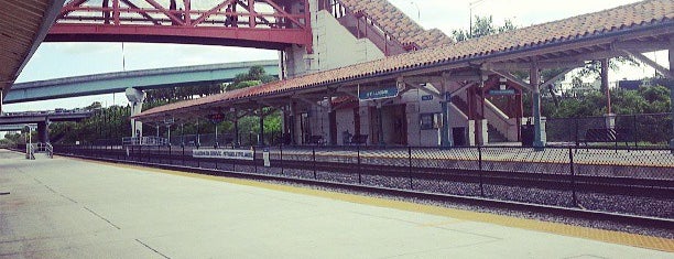 Fort Lauderdale Station is one of Lugares favoritos de Mary.