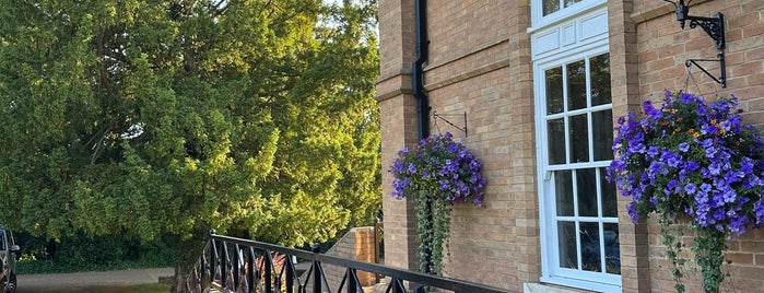 Bedford Lodge Hotel is one of Woot's Best Hotels of Great Britain.