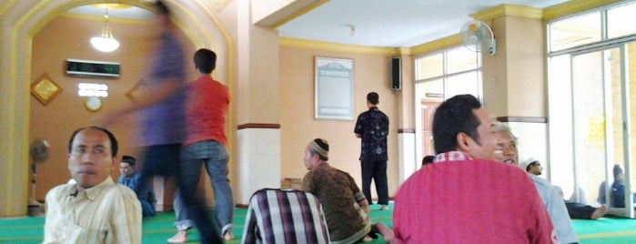 Masjid Al-Mujahidin is one of Masjid/Mosque in Surabaya.