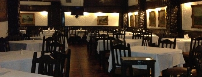 Shorthorn Grill is one of Lugares Conocidos Caracas.