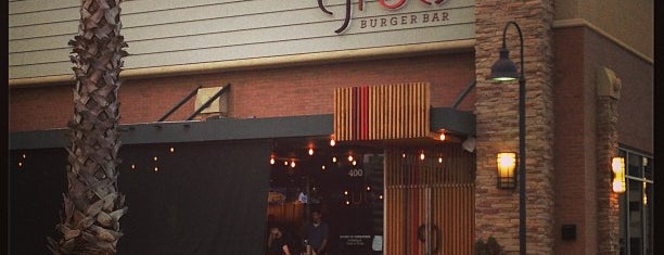 Grub Burger Bar is one of Locais curtidos por Jennifer.