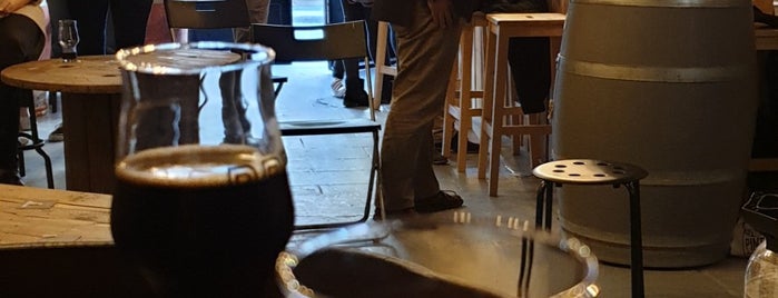 Bordeaux Beer Factory is one of Dat'ın Kaydettiği Mekanlar.