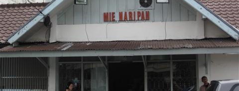 Mie Naripan is one of Bandung.