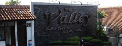 The Valley Bistro Cafe & Resort Hotel is one of Bandung.