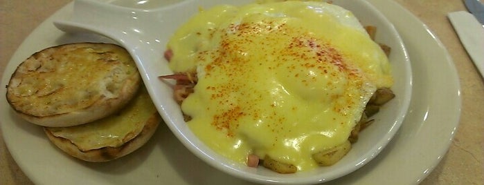 The Egg & I Restaurants is one of Tempat yang Disukai Annette.