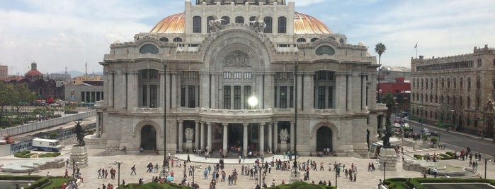 Palacio de Bellas Artes is one of Museos.