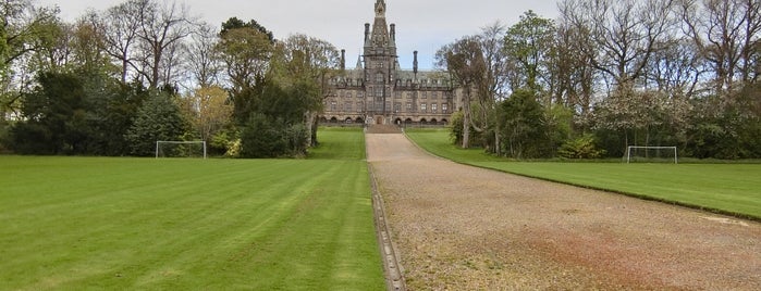 Fettes College is one of Y : понравившиеся места.
