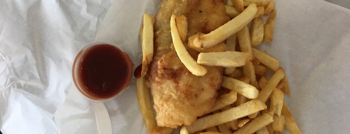 Fraggle's Fish & Chip is one of Tempat yang Disukai Y.