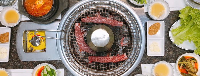 Hanwoori Korean Restaurant (한우리) is one of Korean BBQ Klang Valley.