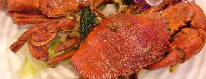Star Light Seafood Naturalle 星光海鲜庆丰楼 is one of สถานที่ที่ Y ถูกใจ.