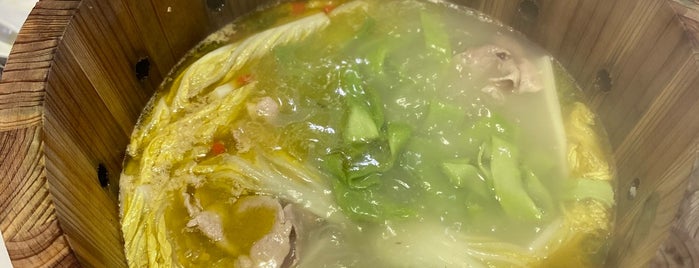 Mu Tong Yu Steamboat 香杉木桶鱼 is one of Yさんのお気に入りスポット.