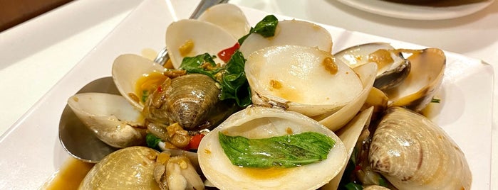 Paknam Seafood is one of Phuket eateries.