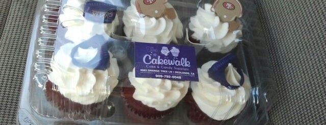 The Cakewalk Cake and Candy Supplies is one of Ashlee'nin Kaydettiği Mekanlar.