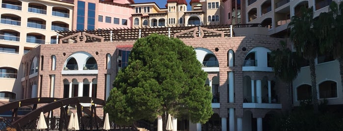 Sirene Belek Hotel is one of Tempat yang Disukai Huseyin.