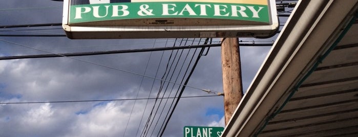 Ernie G's Pub & Eatery is one of สถานที่ที่ Scott ถูกใจ.