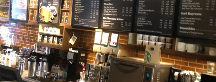Starbucks is one of Shawnさんのお気に入りスポット.