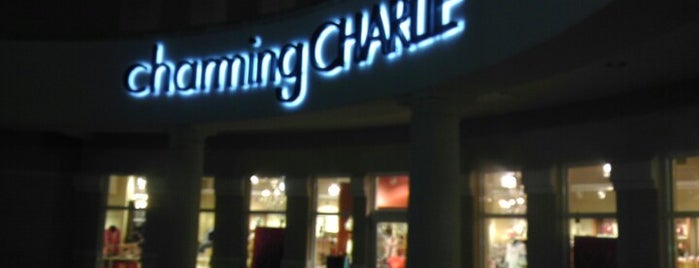 Charming Charlie is one of Tempat yang Disukai Kandyce.