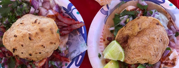 Tacos El Gordo is one of Tempat yang Disukai Chris.