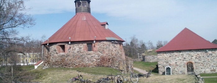 Крепость Корела is one of интересные места для загородных вылазок.