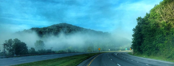 Appalachian Mountains is one of 🖤💀🖤 LiivingD3adGirl : понравившиеся места.