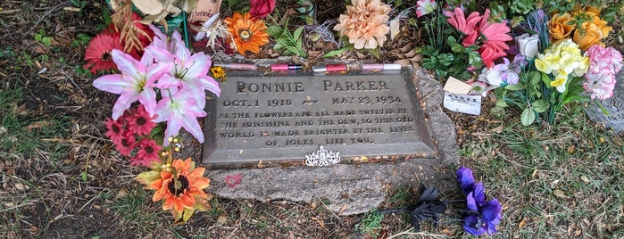 Bonnie Parker's Gravesite is one of Dallas.