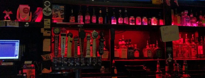 Zeppelin's Pizzeria & Bar is one of Biloxi.