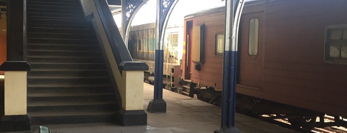 Slave Island Railway Station is one of Railway Stations In Sri Lanka.