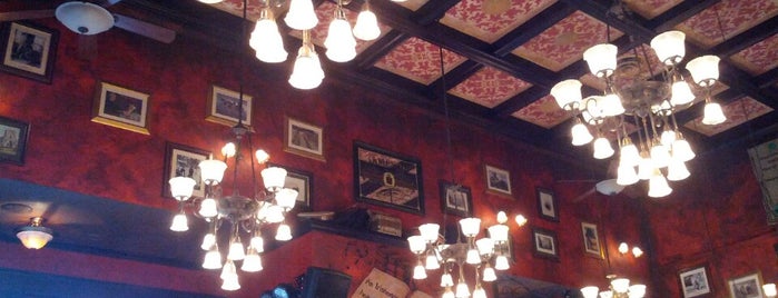 Dublin Crossing Irish Pub is one of Lugares favoritos de Gayla.