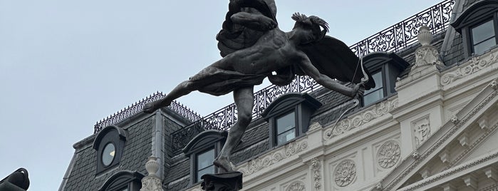 Anteros (Statue of Eros) is one of Londýn.