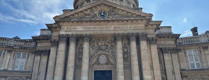 Place de l'Institut is one of France 🇫🇷.