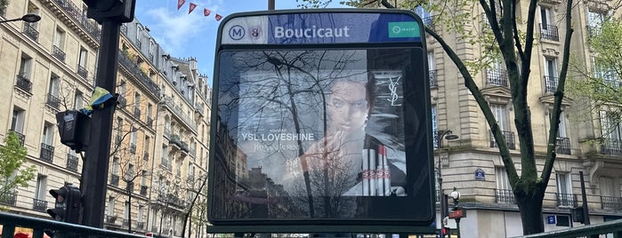 Métro Boucicaut [8] is one of les 10 stations - la fausse liste de TimeOut.