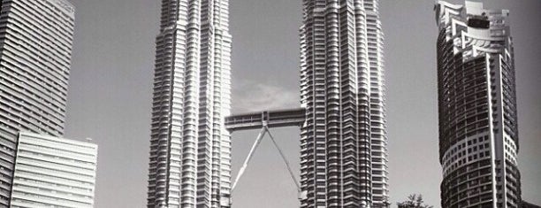 PETRONAS Twin Towers is one of Куалу Лумпур.