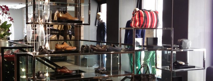 Hugo Boss Store is one of #Munich_Men_Fashion.