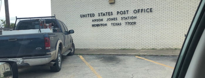 US Post Office is one of Orte, die Marjorie gefallen.