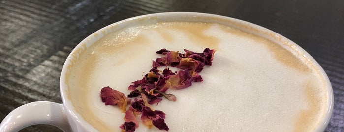 White Rose Coffee is one of Lieux sauvegardés par Hazal.
