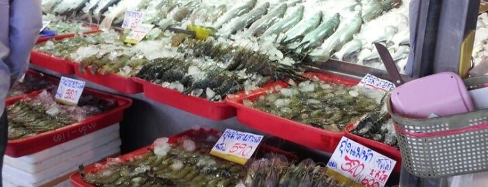 Talaythai Market is one of Pornrapee 님이 좋아한 장소.