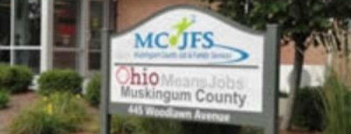 Muskingum County Dept. of Job and Family Services is one of Jodiさんのお気に入りスポット.