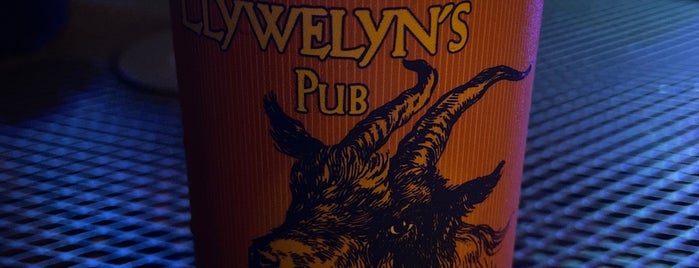 Llywelyn's Pub is one of Tempat yang Disukai A.