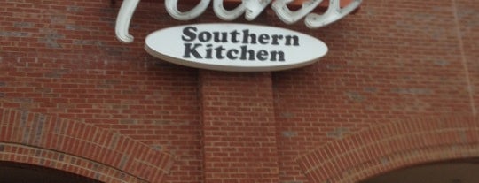 Folks Southern Kitchen is one of สถานที่ที่ Macy ถูกใจ.