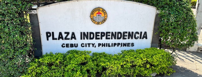 Plaza Independencia is one of Hang out Locations.