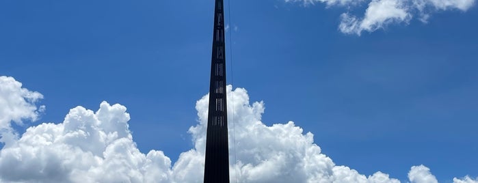 Mastro Bandeira Nacional do Brasil is one of Pontos Turísticos de Brasília.