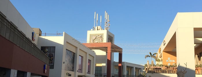Cairo Festival City Mall is one of Tempat yang Disukai Hussein.