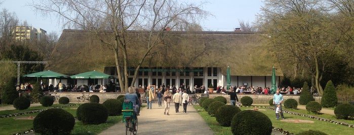 Teehaus im Englischen Garten is one of Outdoor locations to chill or eat/drink.