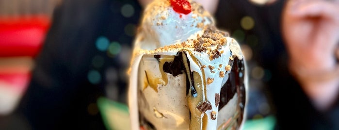 Cabot's Ice Cream & Restaurant is one of Globe Cheap Eats.