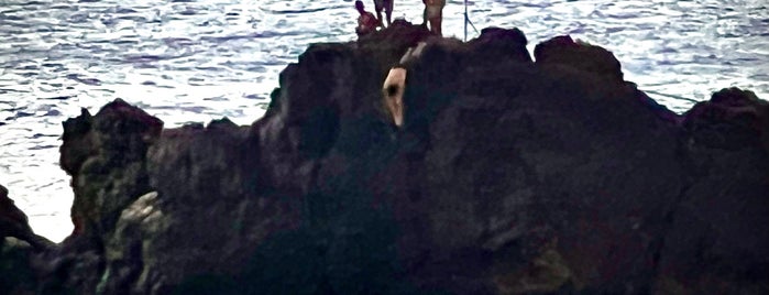 Black Rock Cliff Diving is one of Maui.