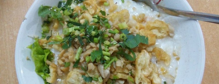 Bubur Ayam Keluarga is one of Orte, die Hendra gefallen.