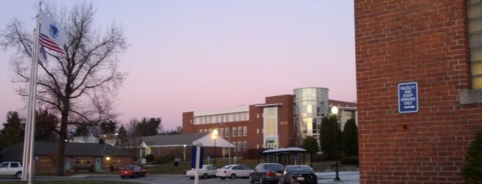 Quinsigamind Community College is one of My favorite places.