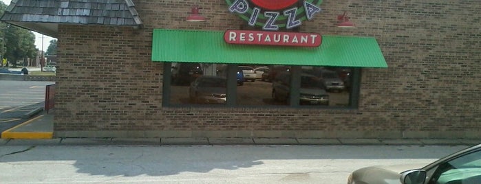 Monical's Pizza is one of Tempat yang Disukai Phyllis.